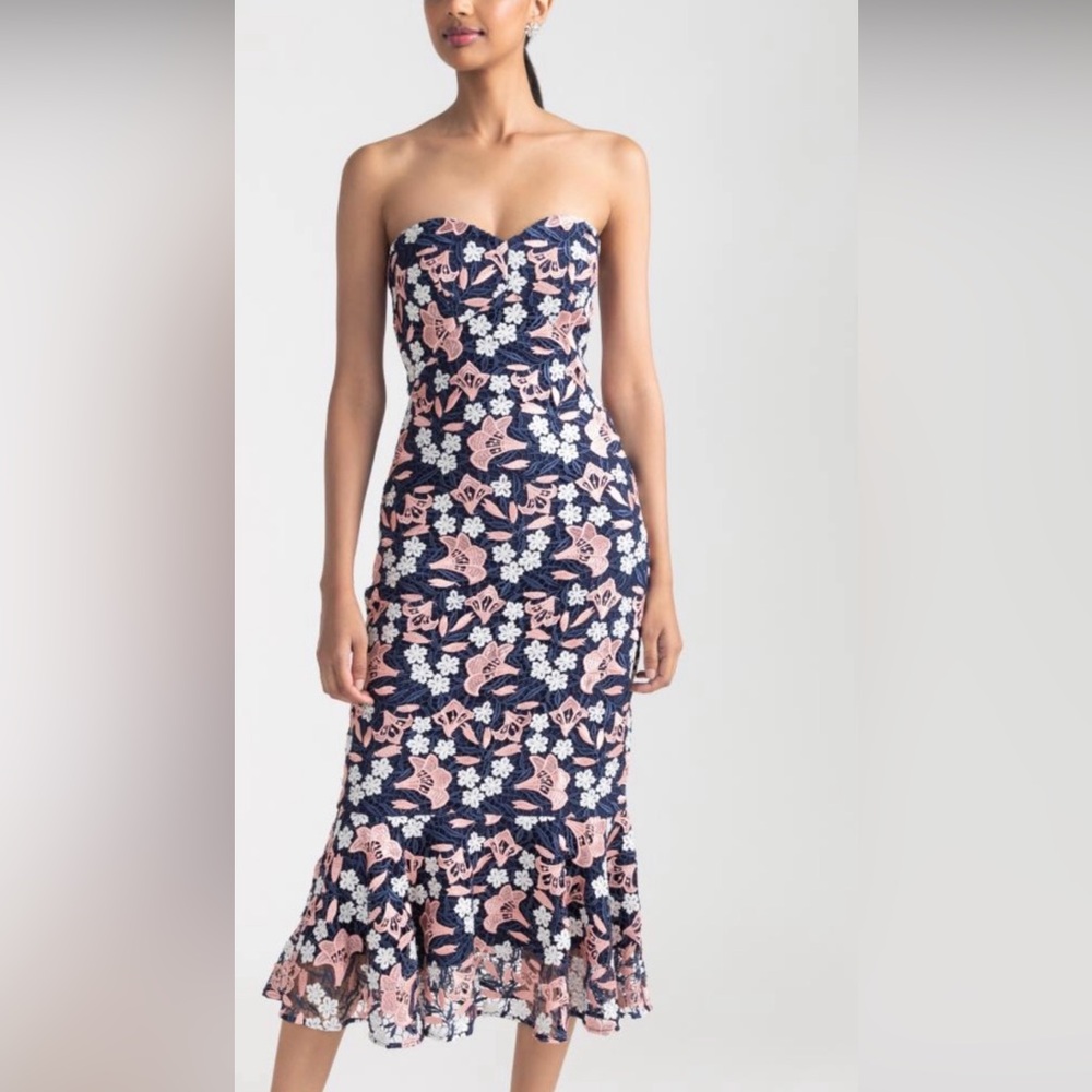 Shoshanna
Asher Strapless Floral Lace Midi Dress
